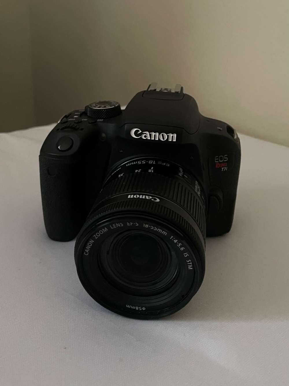Canon EOS Rebel T7i DSLR Camera Kit (18–55mm Lens) + Bag + Accessories - Picture 6 of 8
